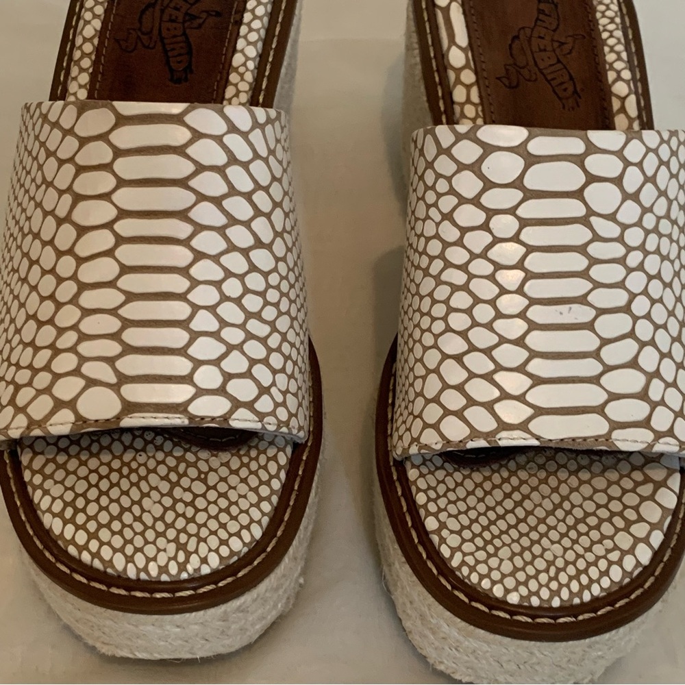 Freebird Miami Sandals - Picture 9 of 12